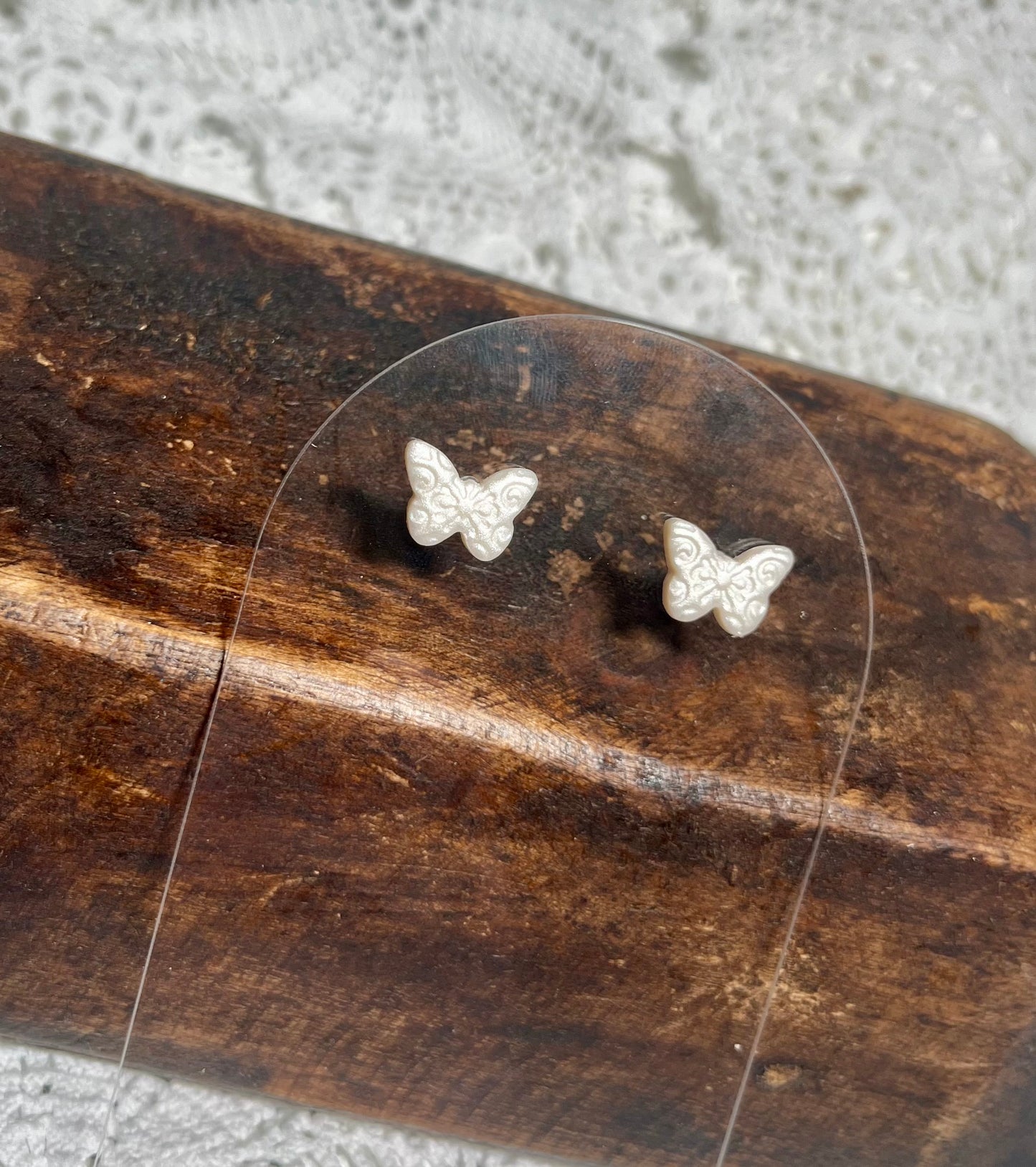 Butterfly studs pearl