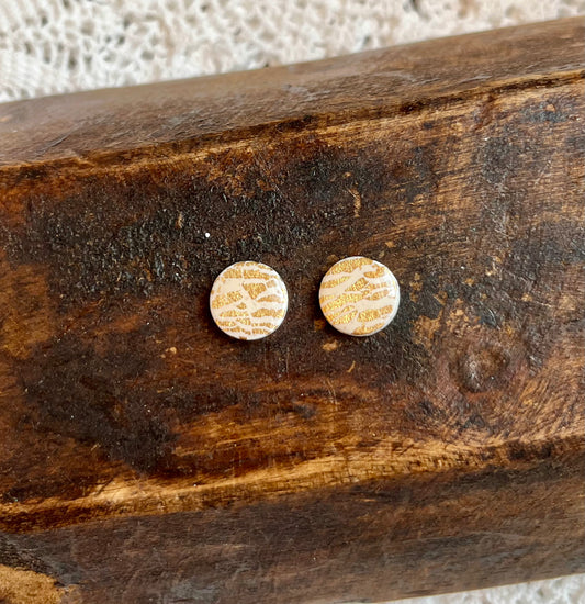 Circle stud ivory and gold