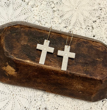 Textured cross hoops pearl