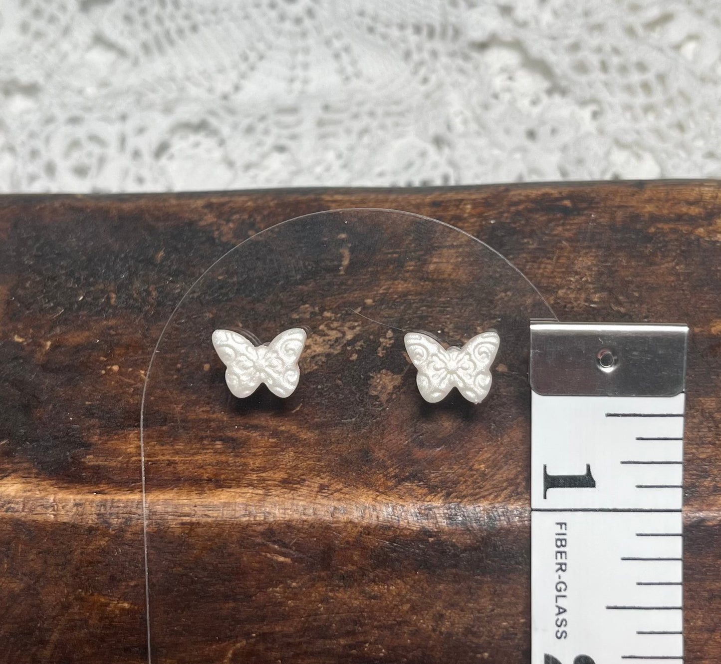 Butterfly studs pearl