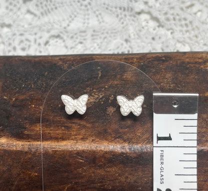 Butterfly studs pearl